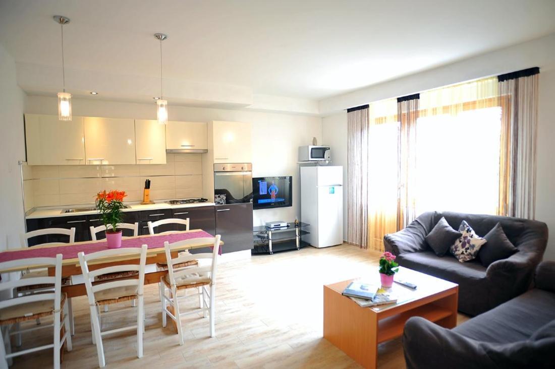 Apartmani Anita Medulin Exterior foto