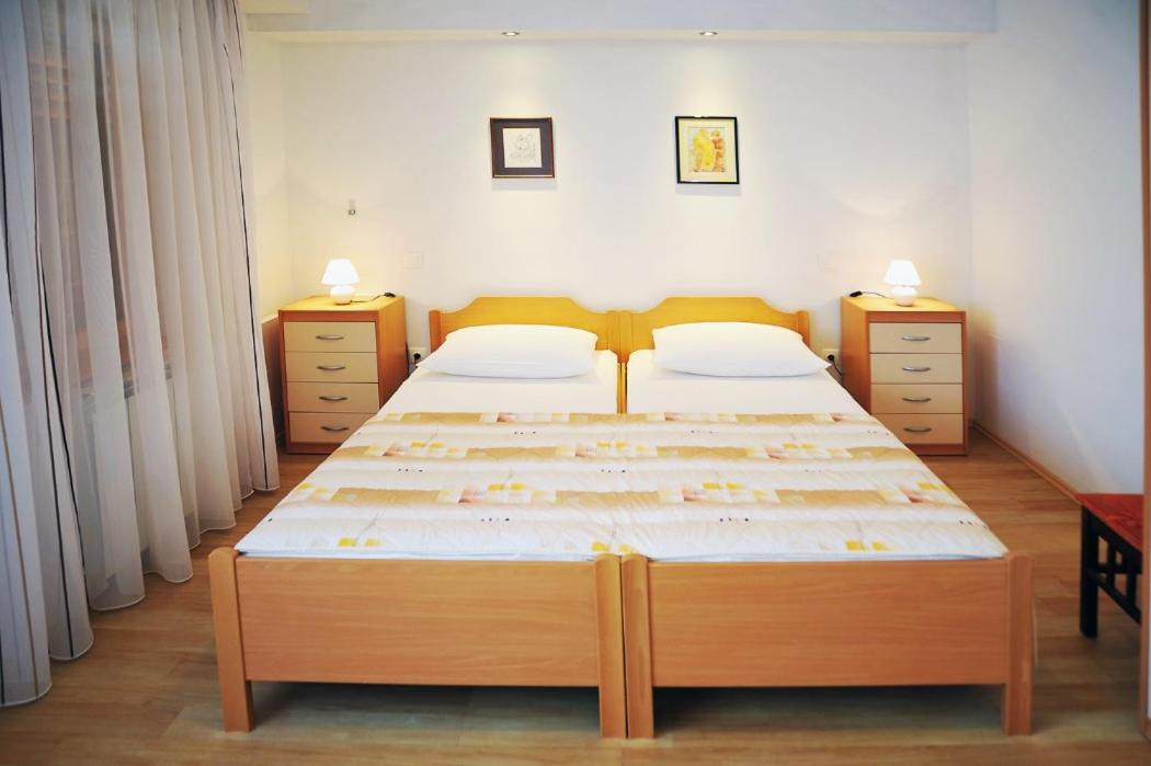 Apartmani Anita Medulin Exterior foto